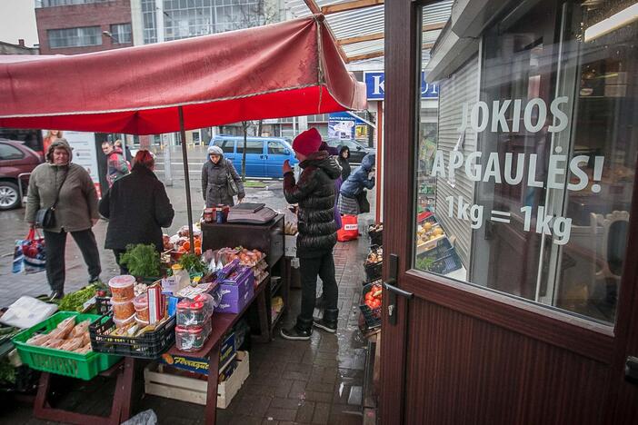 Priešvelykinė prekyba Stoties turguje