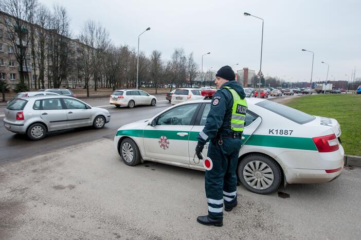 Kauno policija sveikino moteris