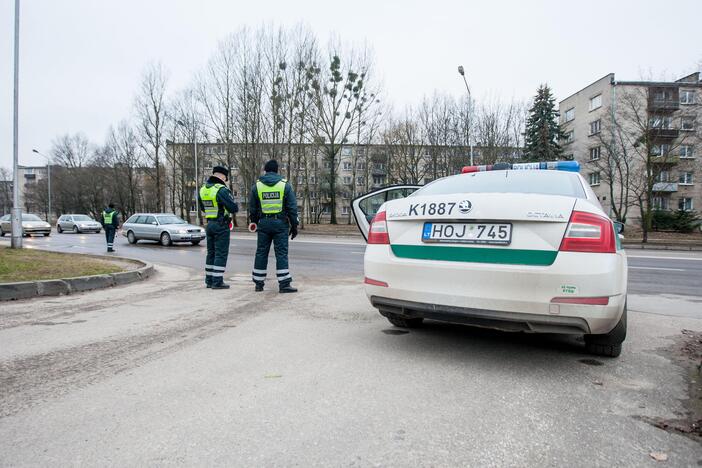 Kauno policija sveikino moteris