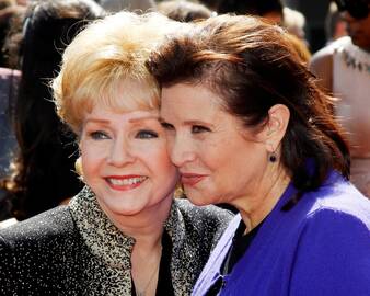 Debbie Reynolds ir Carrie Fisher