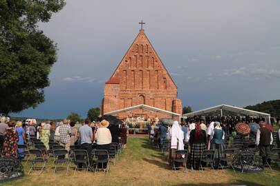 Šventė: gausus būrys pakaunės gyventojų ir svečių susirinko į Zapyškyje vykstančius Šv.Jono Krikštytojo titulinius atlaidus.