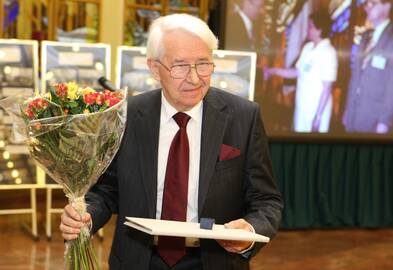 1943 m. Utenoj gimė biochemikas, Vilniaus universiteto profesorius ir rektorius Benediktas Juodka.