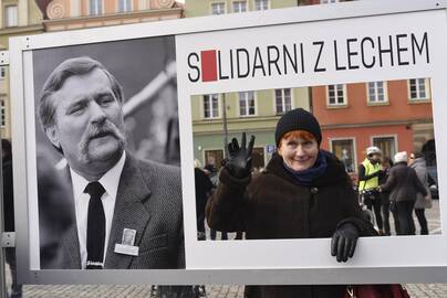 1943 — gimė buvęs Lenkijos prezidentas, 1983 metų Nobelio Taikos premijos laureatas Lech Walesa (Lechas Valensa).