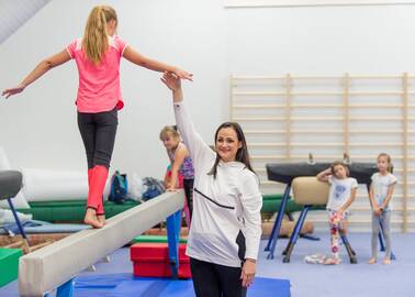 Pasak I.Jukonės, Vilniuje nėra tiek sporto bazių, kad būtų galima priimti visus norinčius lankyti, pavyzdžiui, plaukimo treniruotes.