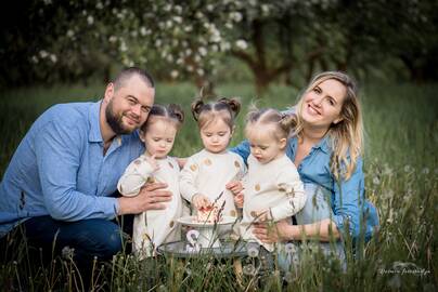 Tradicija: nuo pat Mėjos, Elijos ir Junos gimimo mama surengia po keletą fotosesijų per metus. 