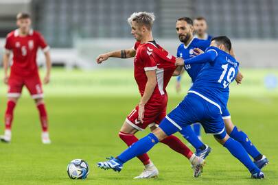 Sezonas: 2023-iuosius Lietuvos futbolo rinktinė (raudonos spalvos apranga) užbaigė lapkritį draugiškomis rungtynėmis su Kipro komanda (0:1).