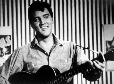 1956 m. lapkričio 15 d. Elvis Presley debiutavo kaip aktorius filme „Love Me Tender“.