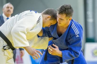 Karjera: R.Nenartavičiaus (mėlynos spalvos kimono) sportinių trofėjų kolekcijoje yra Lietuvoje ir užsienyje iškovotų medalių.