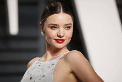 2010 metais supermanekenė Miranda Kerr (Miranda Ker) per slapta surengtą ceremoniją Los Andžele ištekėjo už britų aktoriaus Orland Bloom (Orlando Blumo).