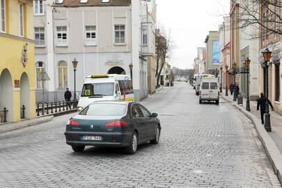 Klaipėdos senamiesčio gyventojai vėl siūlo Tiltų gatvę bent savaitgaliais palikti tik pėstiesiems.