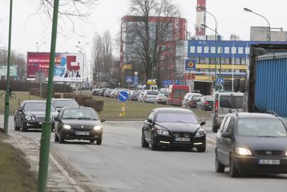 Judėjimas: nors mieste daugėja neįgaliesiems pritaikytų šaligatvių, tačiau Mokyklos gatvės mikrorajono gyventojai jų vis dar pasigenda.