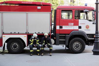 Tarnyba: ugniagesiai gelbėtojai bet kurią akimirką gali būti pakviesti teikti pagalbą.