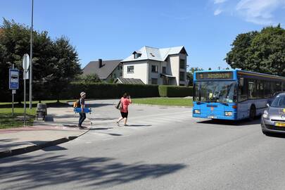 Permainos: Saugaus eismo komisijos nariai vakar svarstė, kaip patobulinti Kretingos gatvėje esančią seną viešajam transportui apsisukti skirtą vietą.