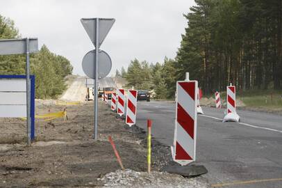 Trukdžiai: dėl numatomų kelio Smiltynė–Nida rekonstrukcijos sprendimų šiomis dienomis ietis surėmė miesto atstovai ir gamtos sergėtojai.