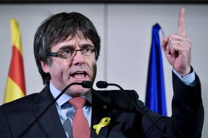 Carlesas Puigdemont'as