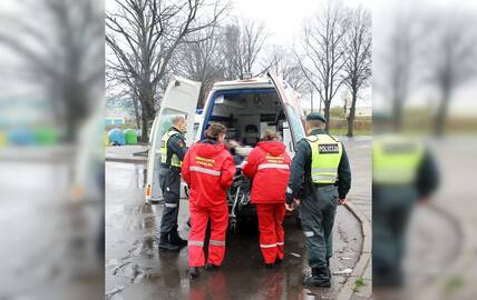 Tarnyba: policininkai ir medikai labai dažnai priversti dirbti drauge.