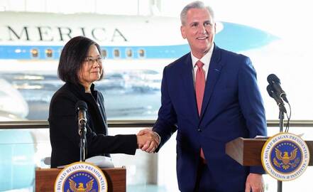 Tsai Ing-wen ir Kevinas McCarthy 