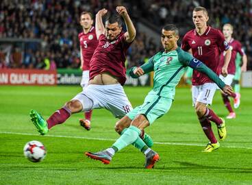 Latvijos futbolininkai 0:3 pralaimėjo portugalams