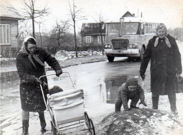 1970-ieji: Marvelės g. nufotografuoti trys Vaivadų šeimos nariai