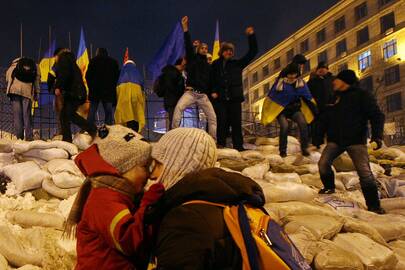 Protestuotojai Kijeve pastatė daugiau barikadų