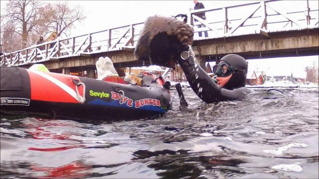 „Vienu įkvėpimu“ nuo šiukšlių vadavo Galvės ežerą