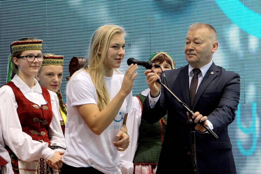Alytuje vyko šeimų plaukimo estafetės varžybos Rūtos Meilutytės taurei laimėti.