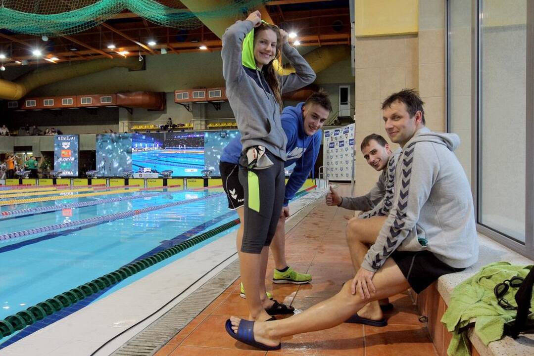 Alytuje vyko šeimų plaukimo estafetės varžybos Rūtos Meilutytės taurei laimėti.