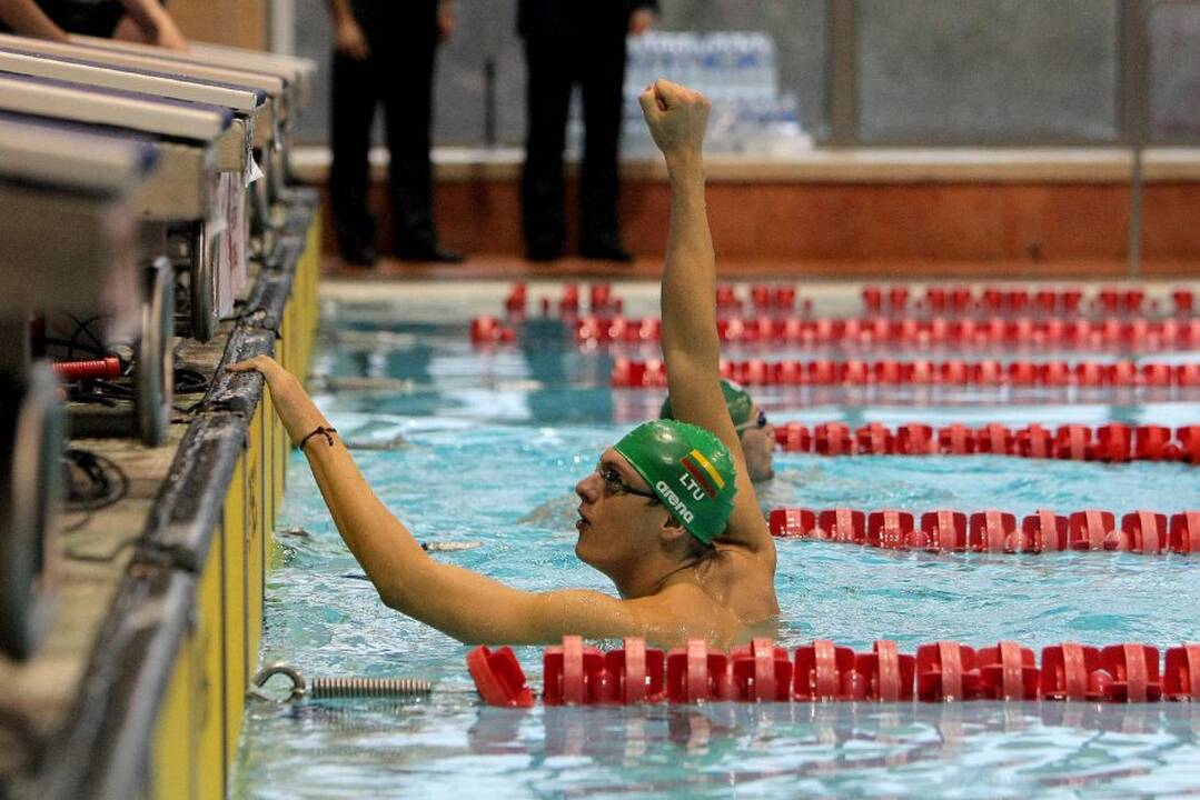Alytuje vyko šeimų plaukimo estafetės varžybos Rūtos Meilutytės taurei laimėti.