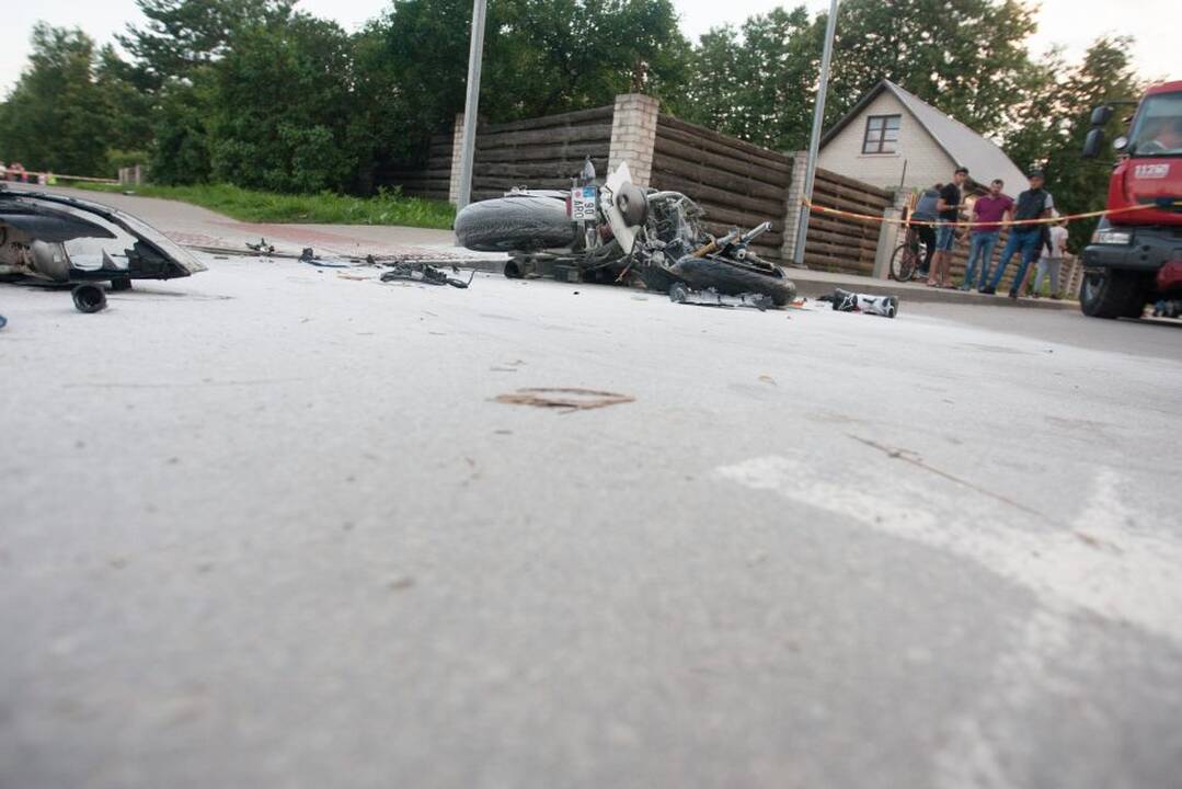Žuvo motociklininkas