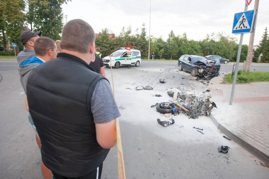 Žuvo motociklininkas