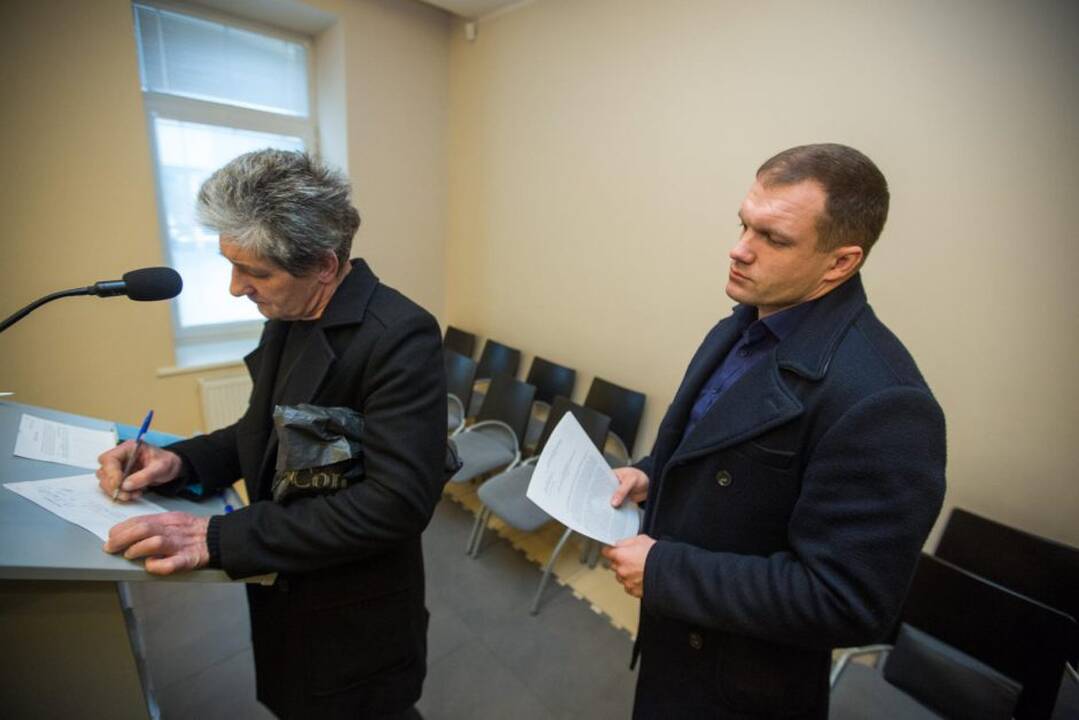 Direktorius: R.Sadauskas jau per pirmąjį posėdį teisėjui pateikė prašymą leisti jam grįžti į Angliją.
