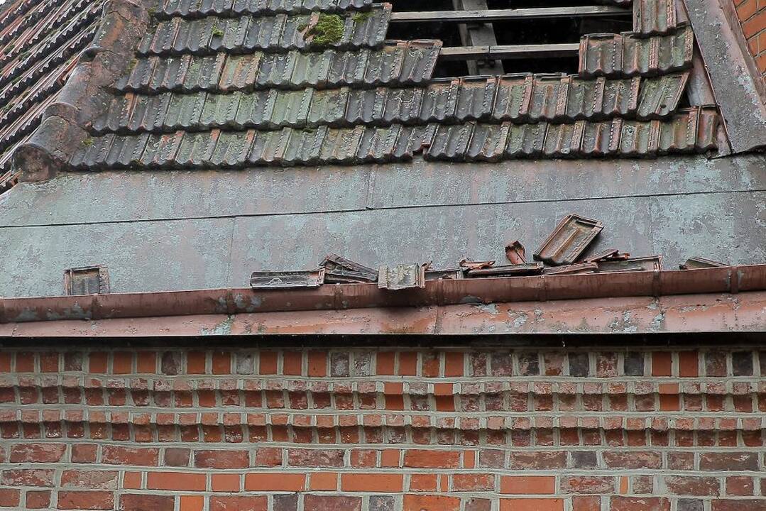 Vėtra išdraskė Vytauto bažnyčios stogą