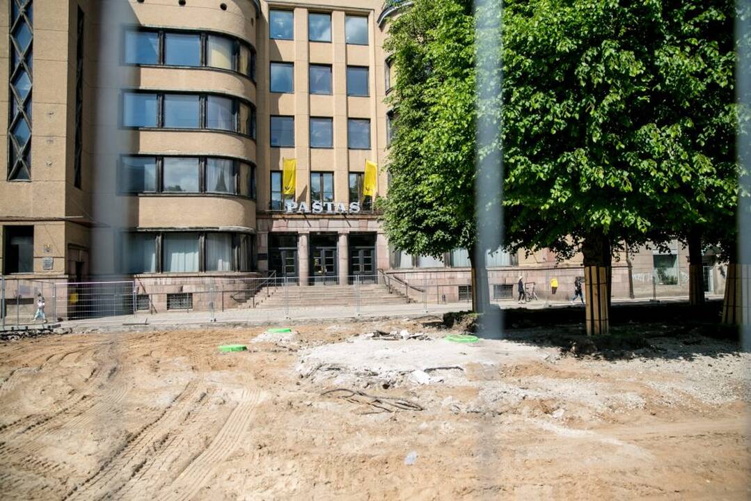 J. Vileišio paminklas perkeltas į Rotušės aikštę