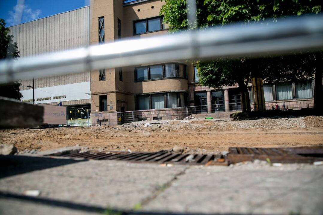 J. Vileišio paminklas perkeltas į Rotušės aikštę