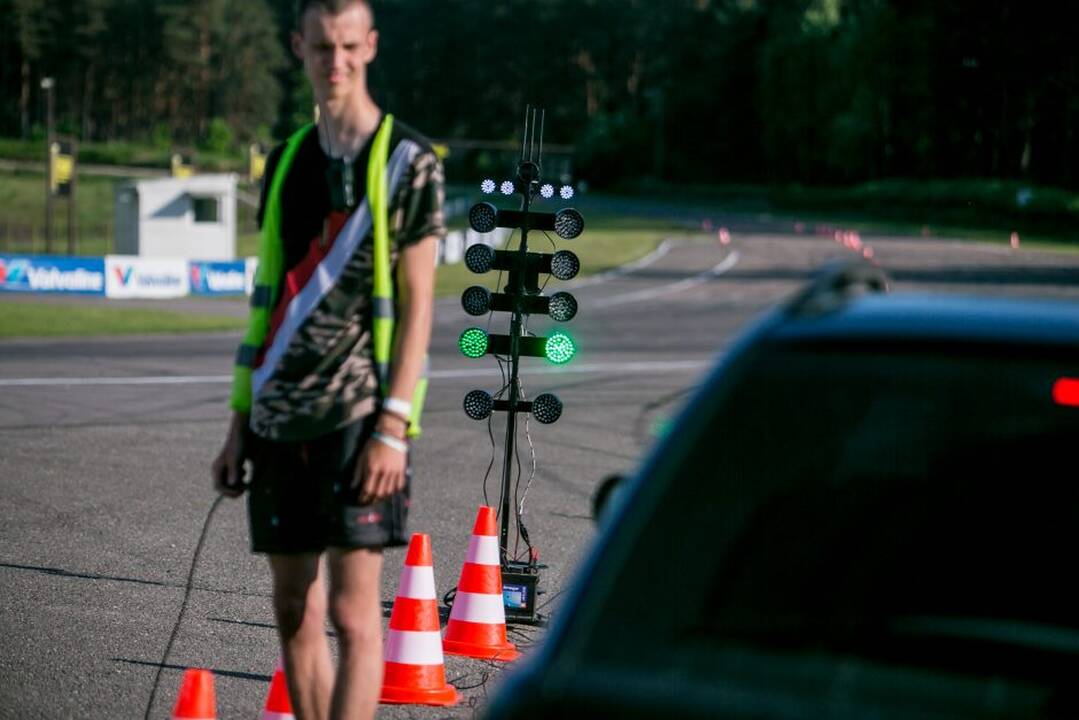 Traukos lenktynės "Nemuno žiede" 