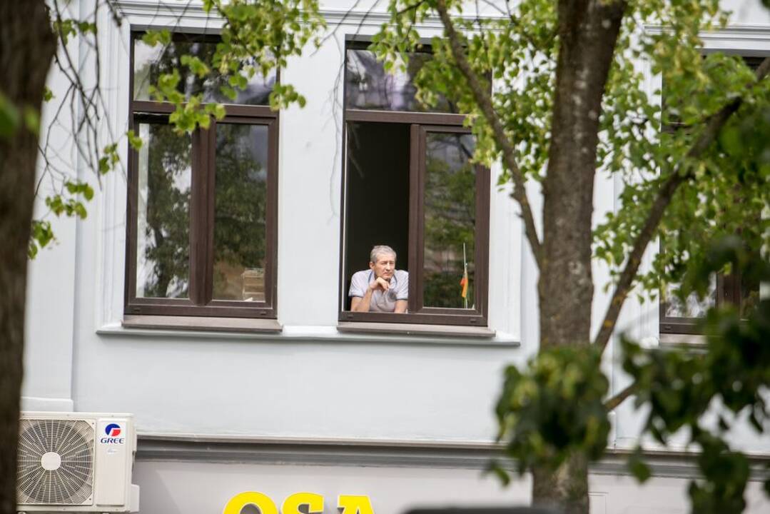 Ka­ra­lius Kau­ne pa­ger­bė sa­vo tau­tie­tį