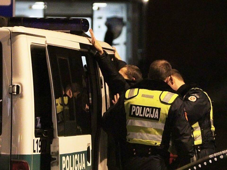 Rotušės aikštėje – girtų vyrų „šou“