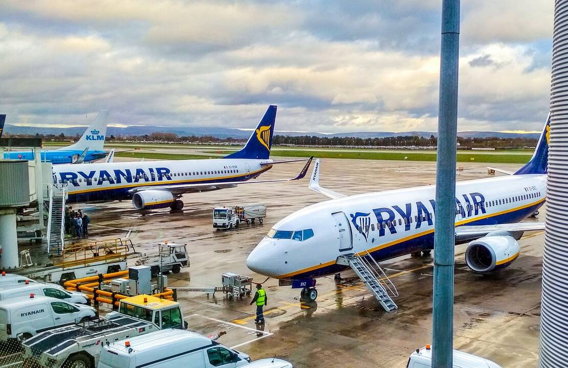 Už netinkamą elgesį „Ryanair“ lėktuvuose grės šimtų eurų bauda
