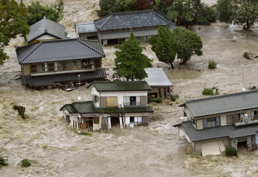 Japoniją siaubia potvyniai