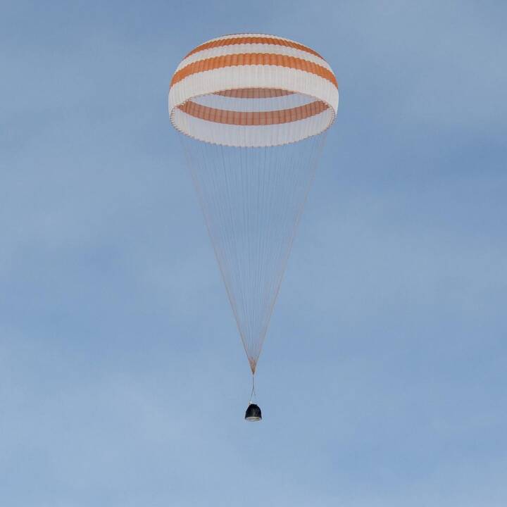 Astronautai sugrįžo į Žemę