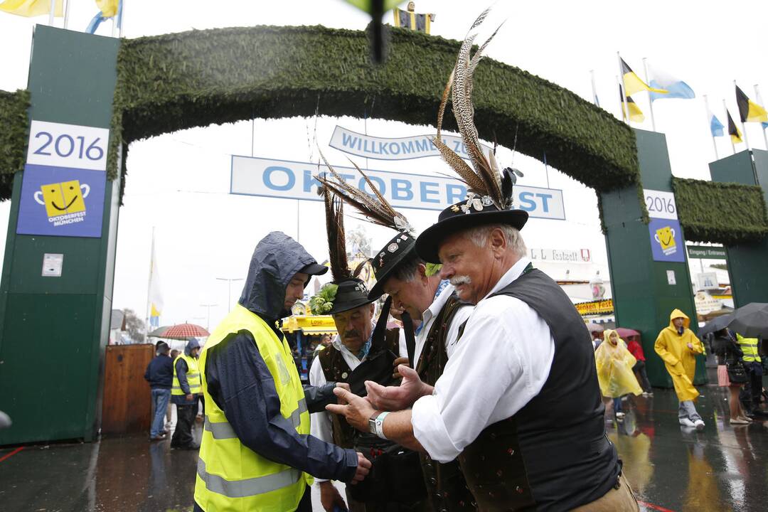 Prasidėjo alaus festivalis „Oktoberfest“