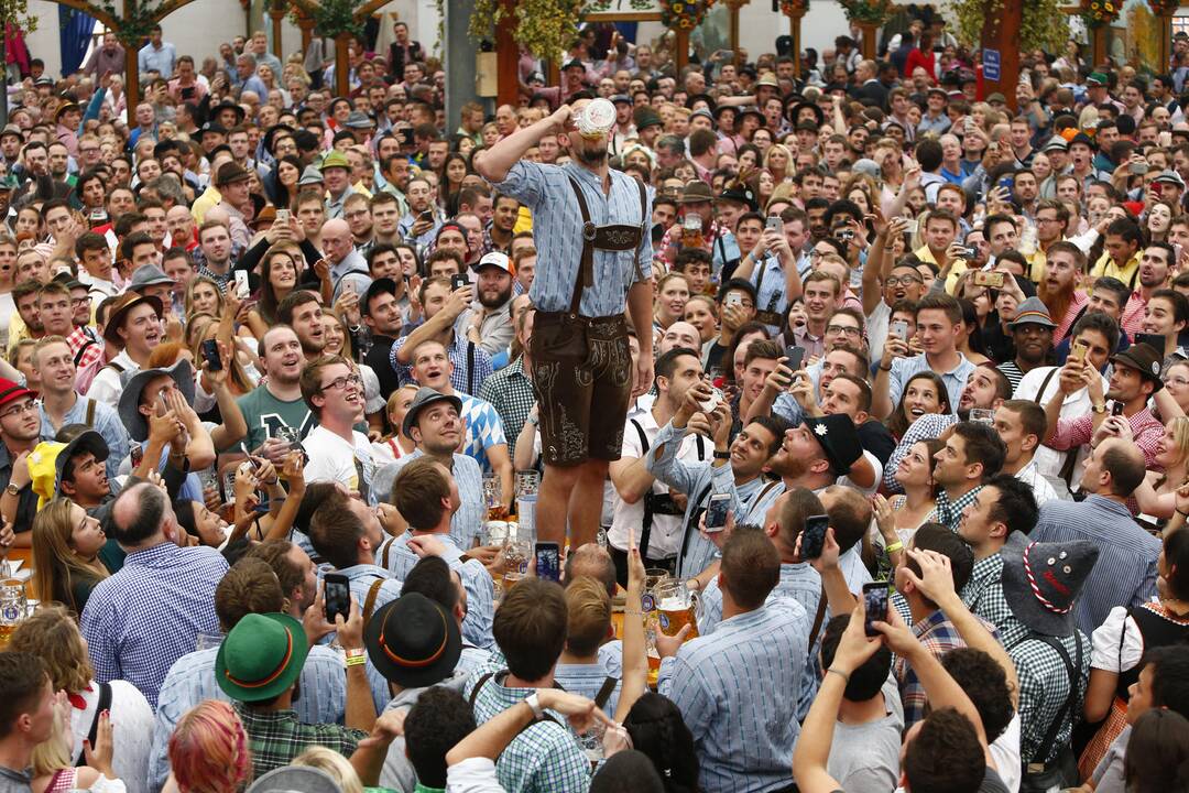 Prasidėjo alaus festivalis „Oktoberfest“