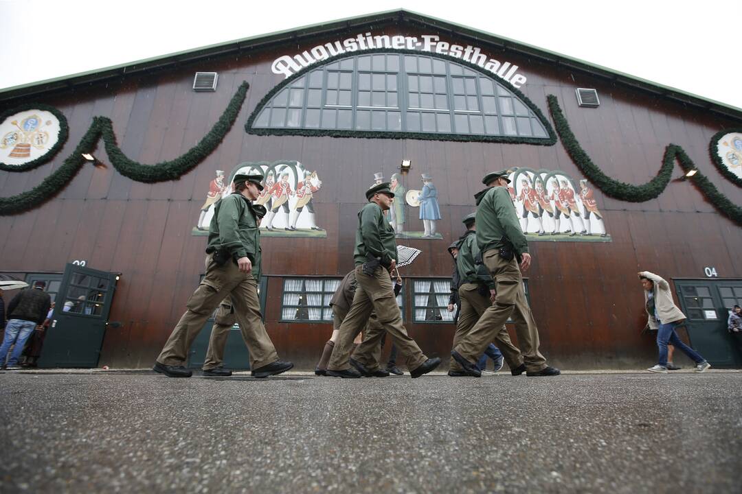 Prasidėjo alaus festivalis „Oktoberfest“