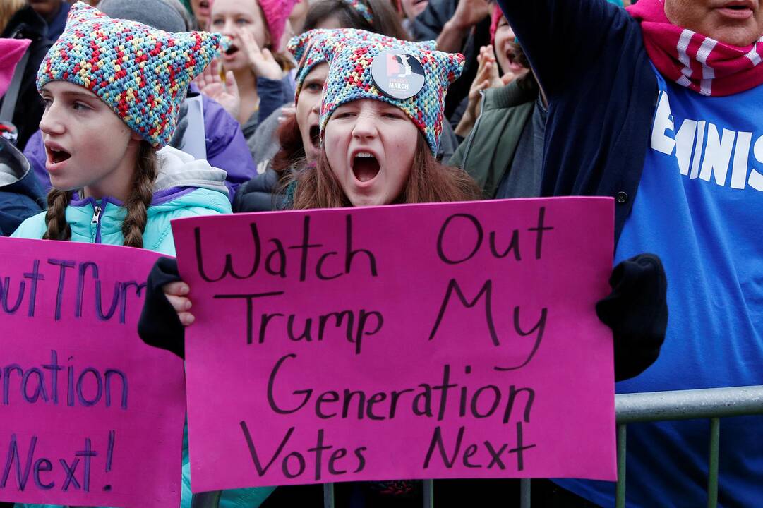 Moterys protestuoja prieš D. Trumpą