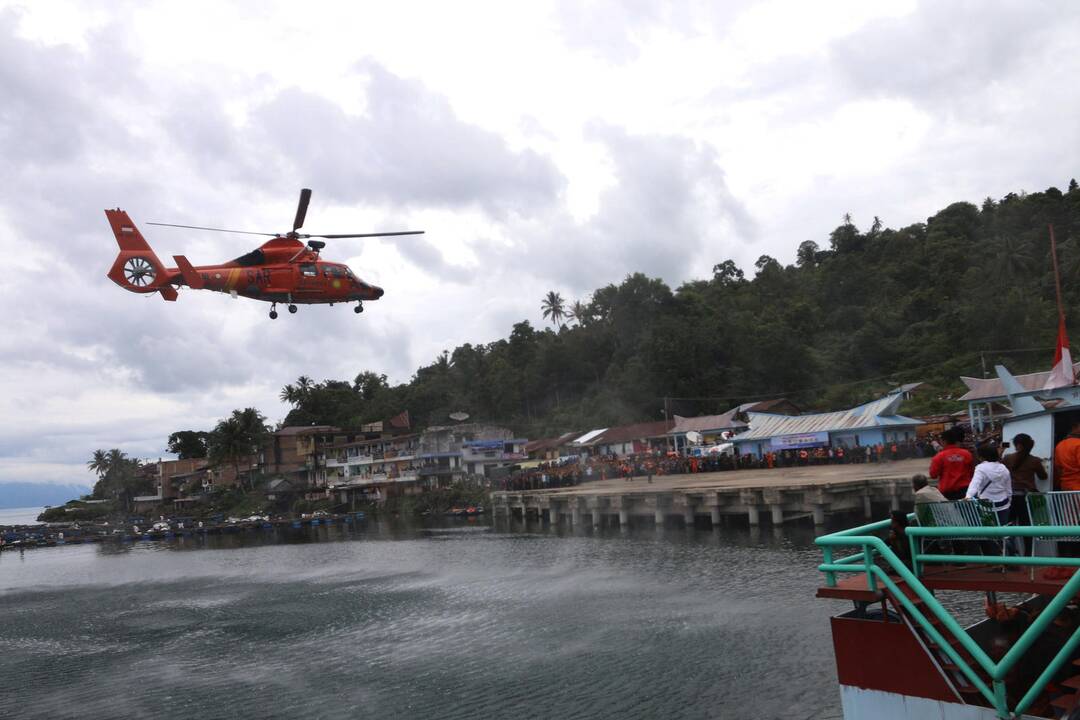 Indonezija aptiko Tobos ežere nuskendusį keltą