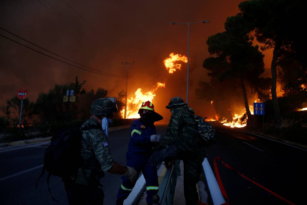 Graikijoje siaučia miškų gaisrai