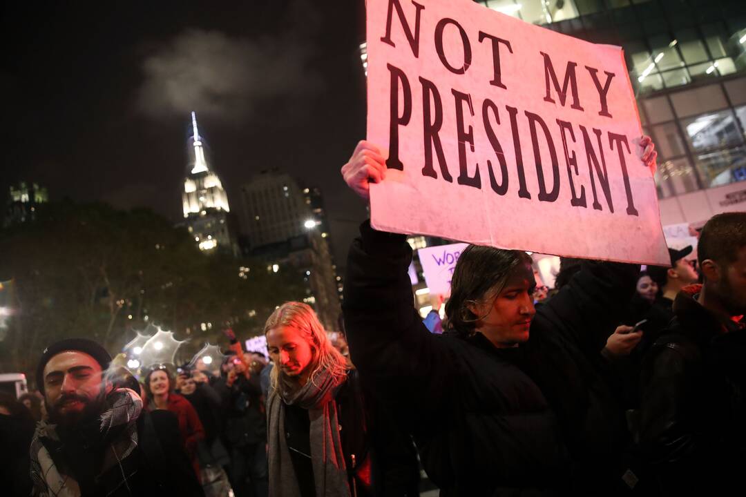 Amerikoje – masiniai protestai prieš D. Trumpą 