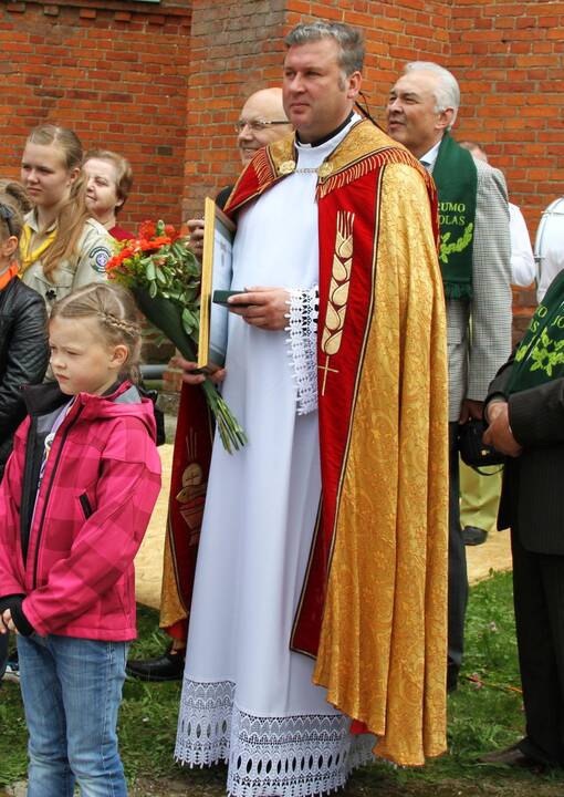 Paštuvos bažnyčia iškilo ant gerumo pamatų