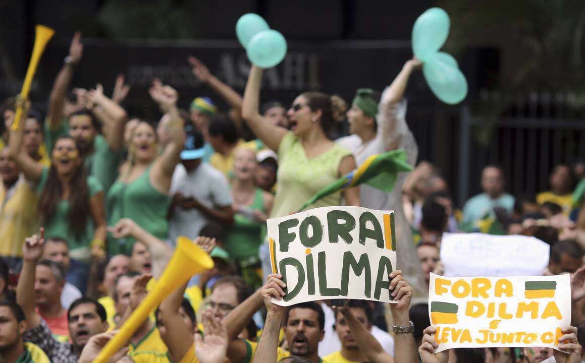 Protestuose prieš Brazilijos prezidentę – 1,5 mln. žmonių