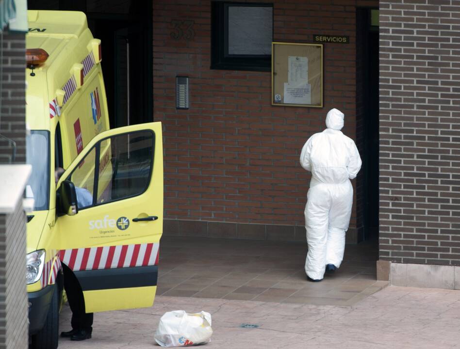 Australė slaugė tikrinama dėl įtariamos Ebolos viruso infekcijos